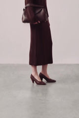 Souliers Martinez Samia dark brown woven leather pumps worn video