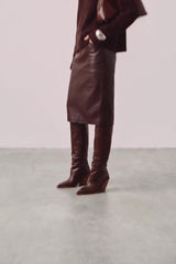 Souliers Martinez Nevada dark brown leather knee high boots worn video
