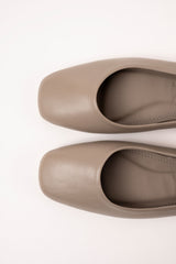 FLAMENCA - Light Taupe Leather Ballerina