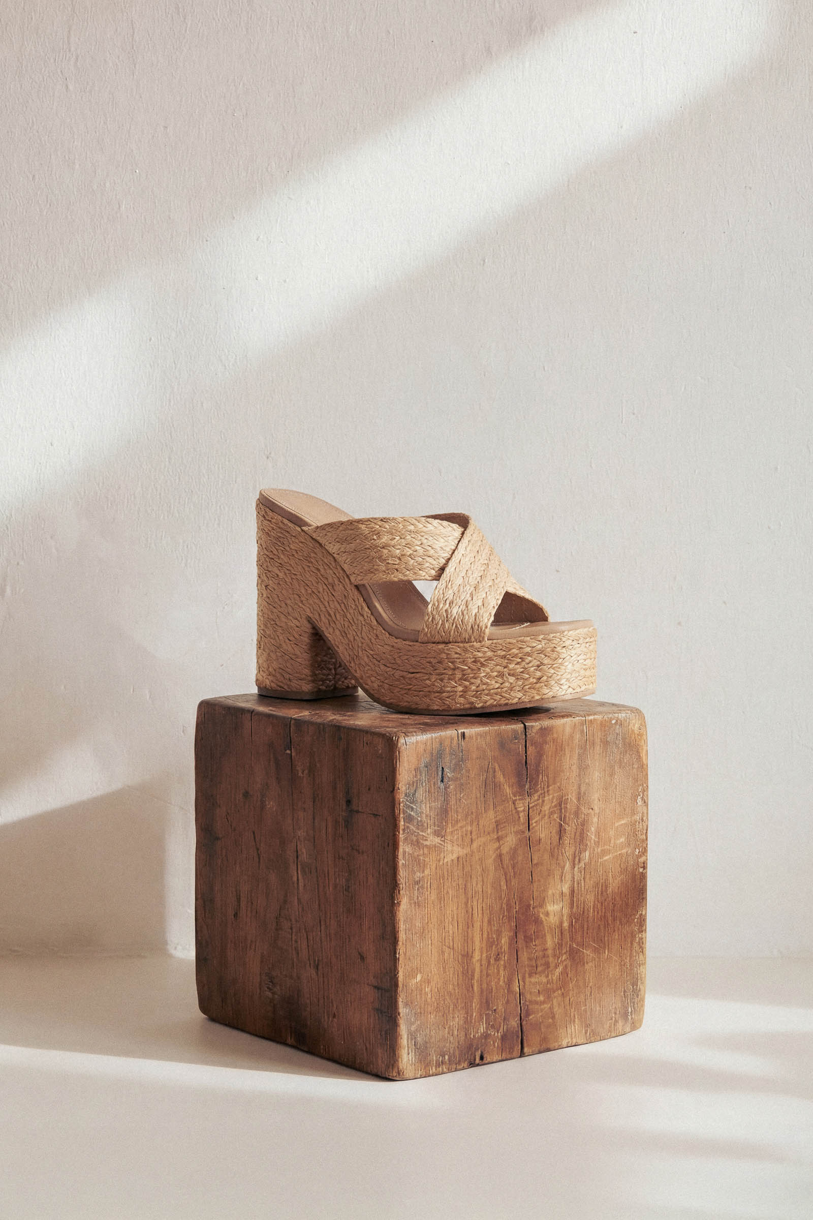 GARDA - Naturel Raffia Platform Sandals