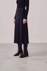 Souliers Martinez Triana black leather knee high boots worn video