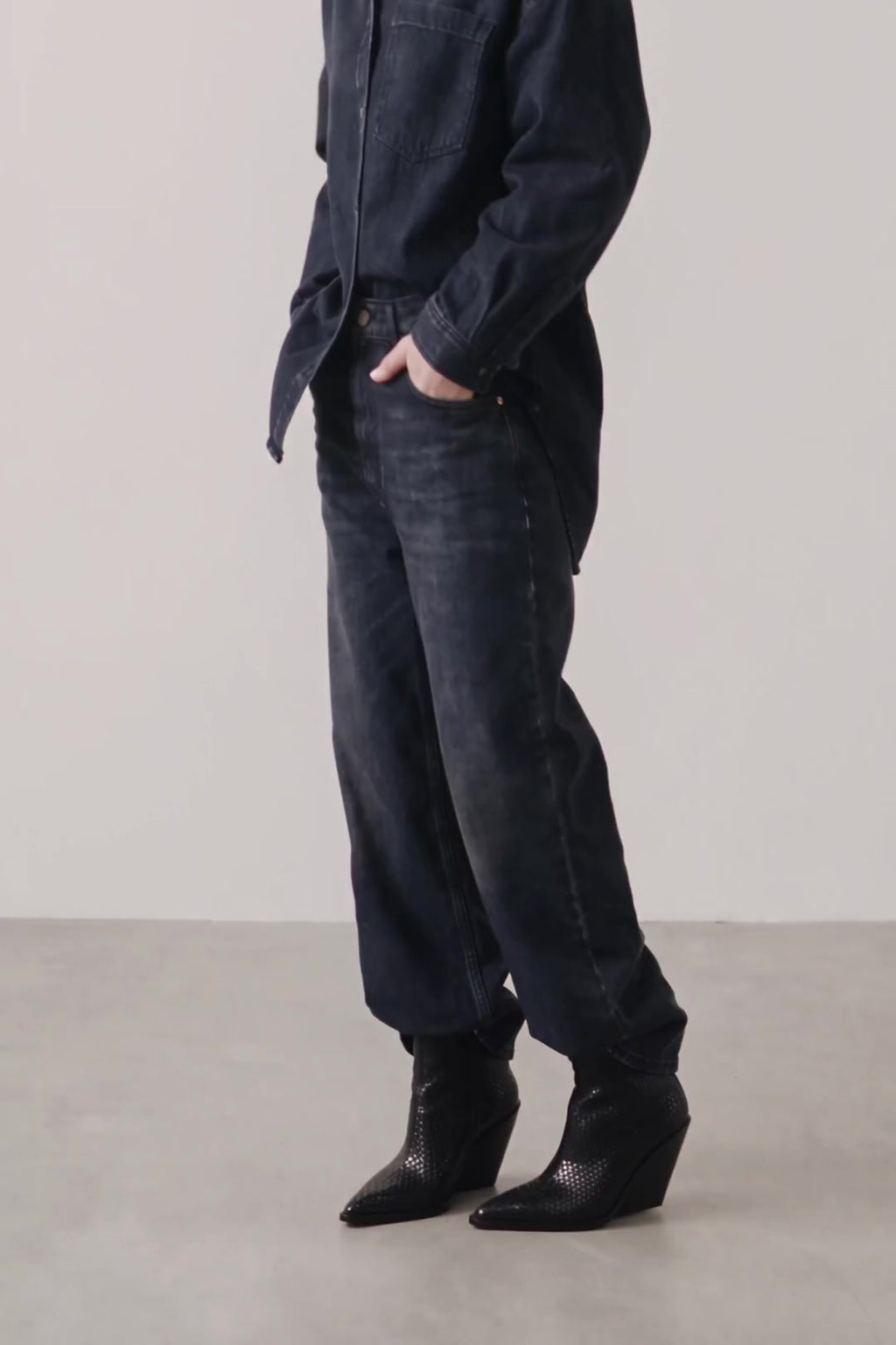 Colorado black woven leather ankle boots worn - video - Souliers Martinez