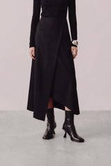 Souliers Martinez Teo black leather ankle boots worn video