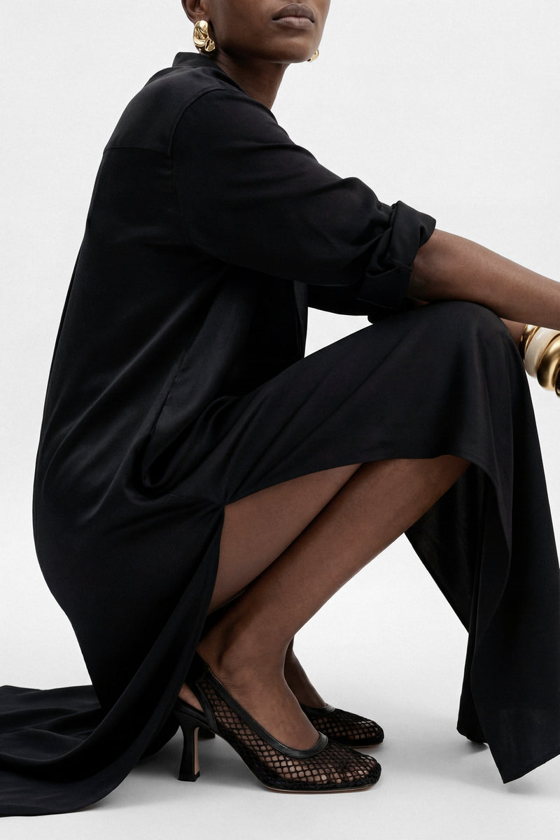 black dress with ruffles at the bottom BEATRIZ