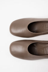 BERLIN - Taupe Leather Pumps