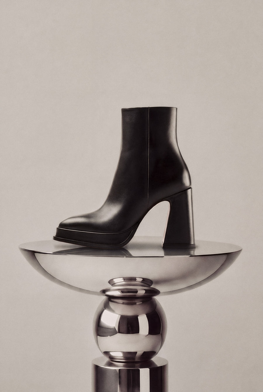 CHUECA - Black Leather Platform Boots