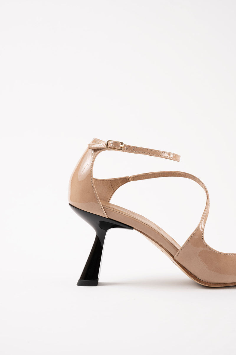DAKOTA - Beige Patent Leather Sandals
