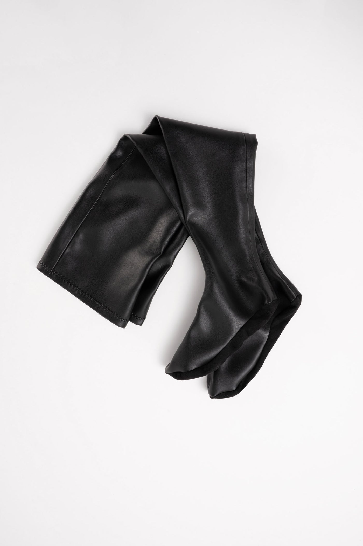 タイツ・ソックス MAX MARA Women Socks 2424816013600 BLACK タイツ／ソックス ブラック 女性 | Max Mara
