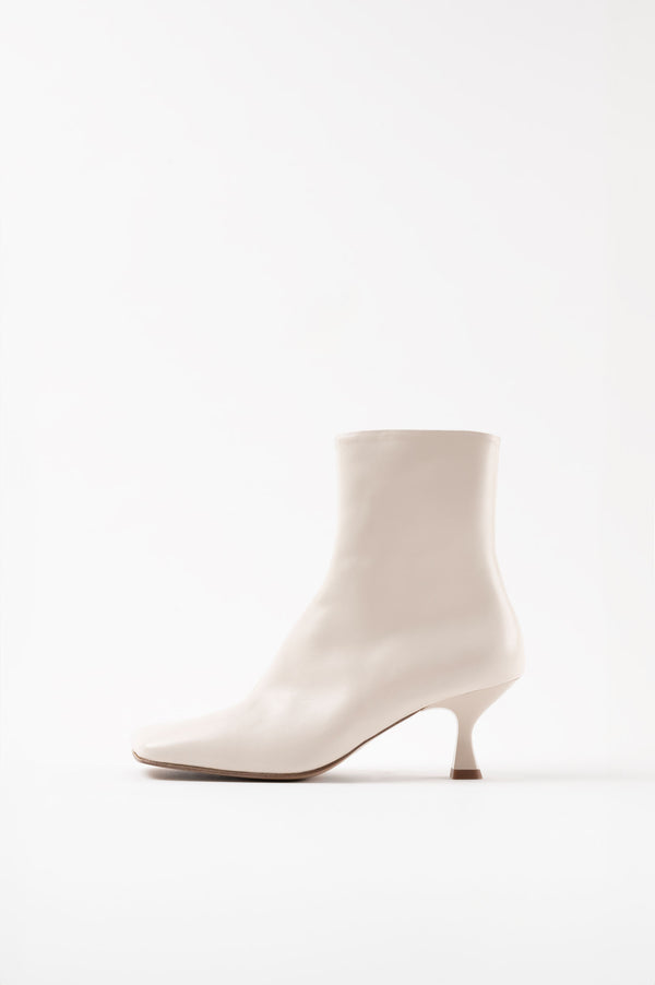 EUGENIA - Off-White Leather Ankle Boots