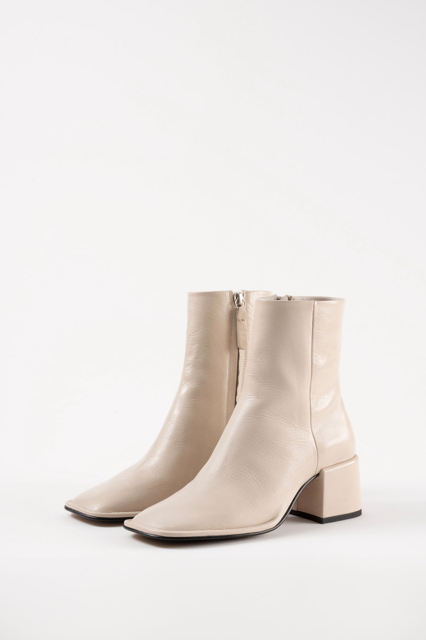 TARA White Wrinkled Polished Leather Boots Souliers Martinez