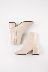 TARA - White Wrinkled Polished Leather Boots