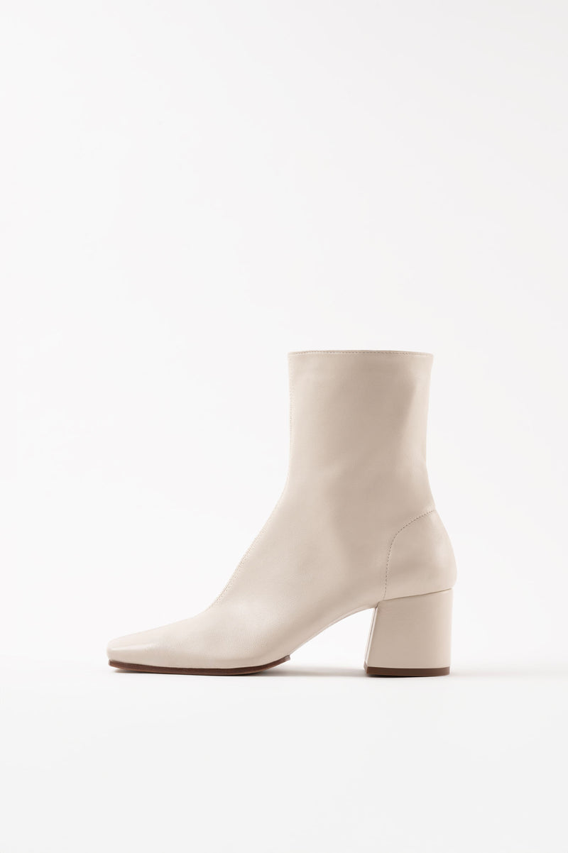 TIERRA - Off-White Soft Leather Ankle Boots