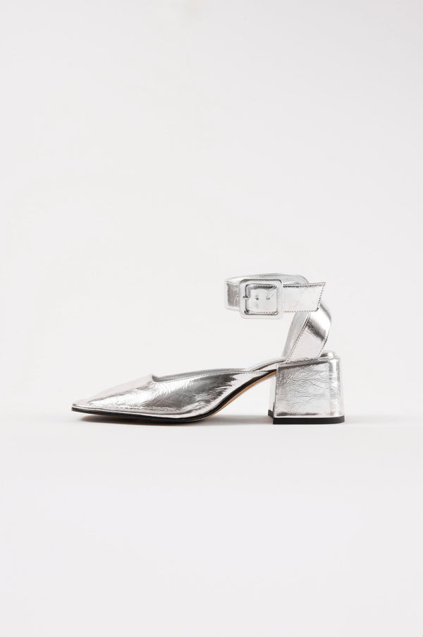 YASU - Silver Wrinkled Polished Leather Pumps