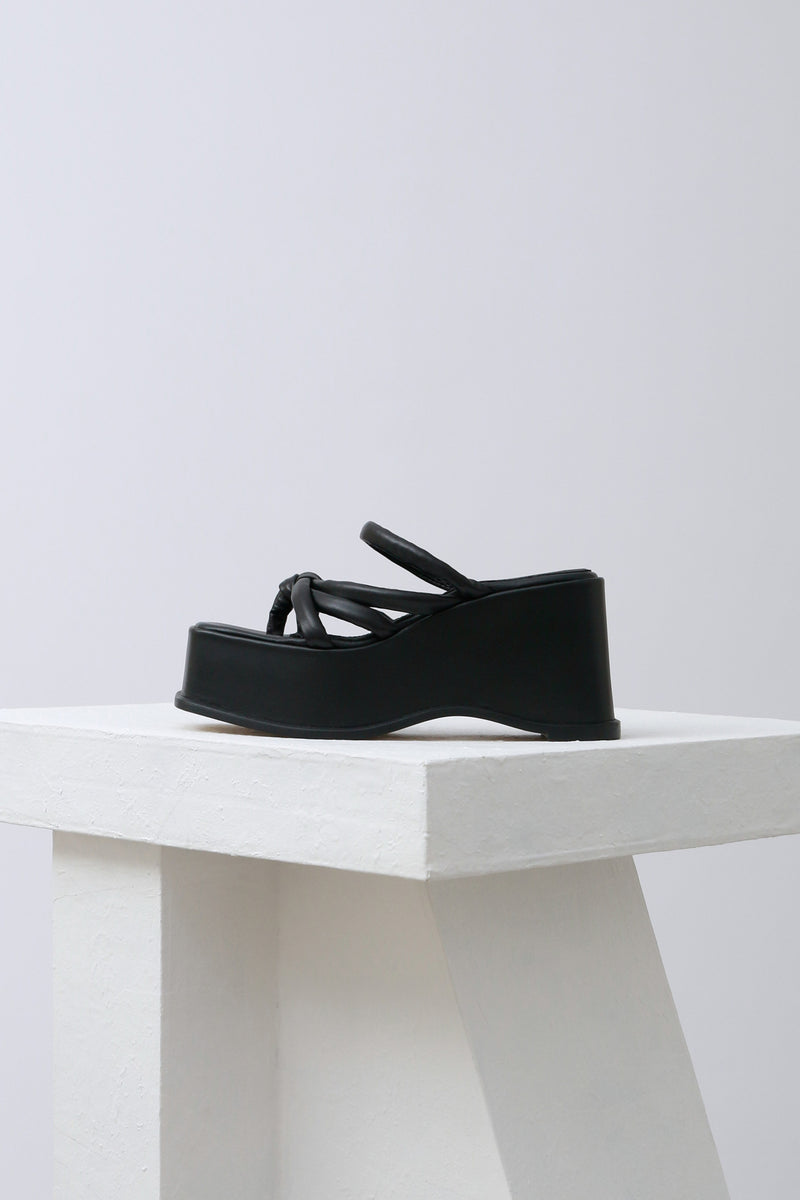 ALAMBRA - Black Tubular Leather Sandals