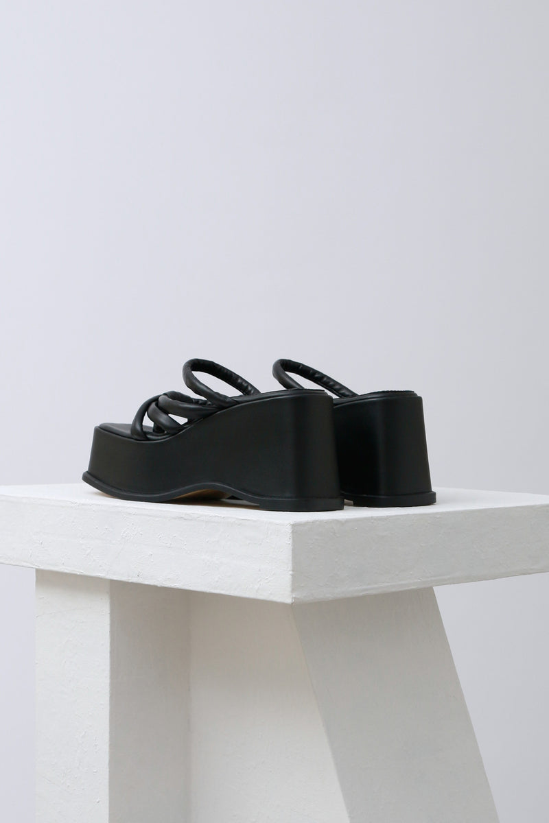 ALAMBRA - Black Tubular Leather Sandals