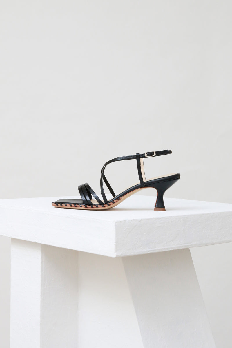 TRIUMFO - Black Leather Strappy Sandals